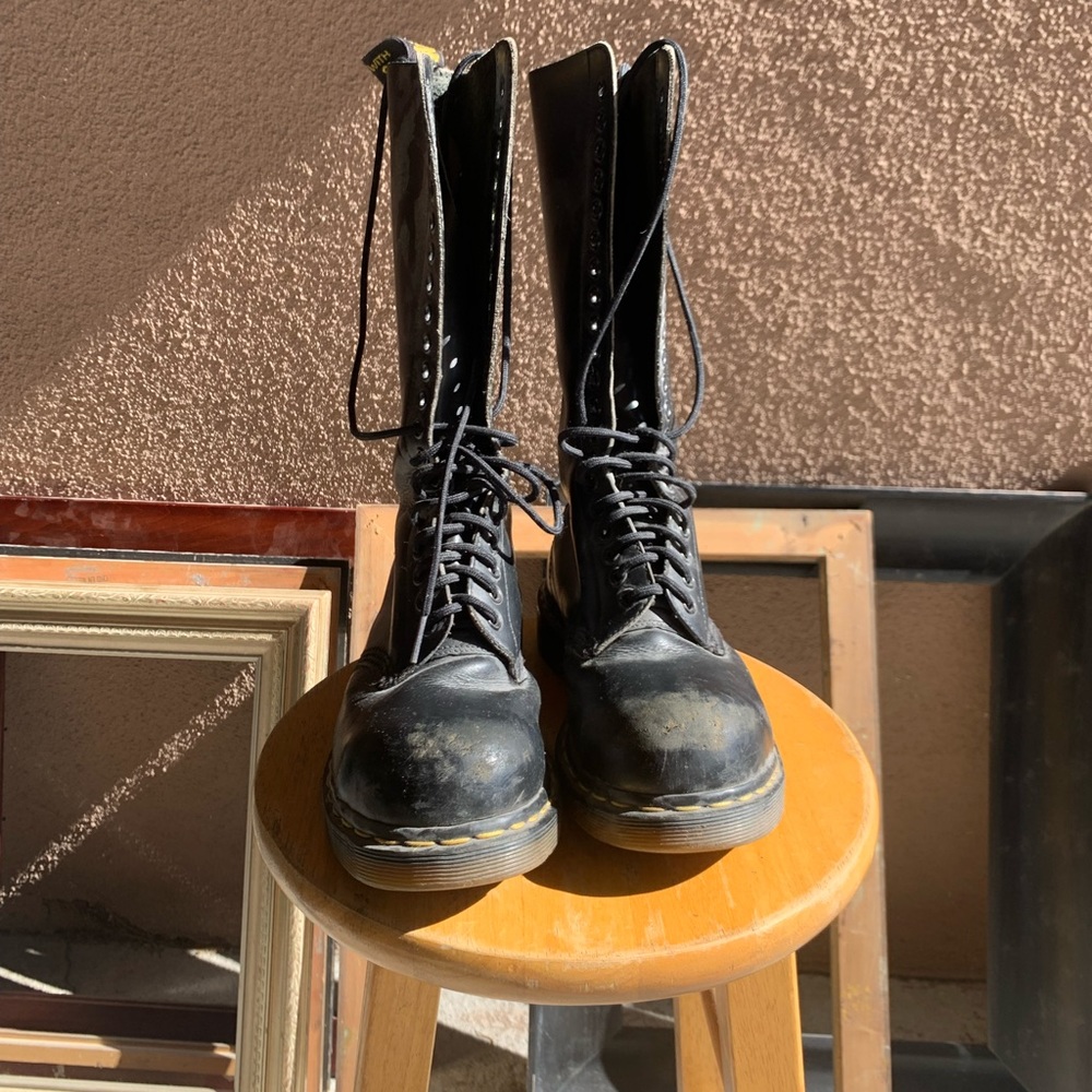 20 hole Dr. Marten boots